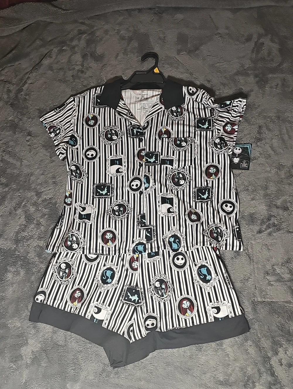 Disney Pinstripe The Nightmare Before Christmas Short Pajama Set Size L